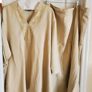 Women's Plus-Sized Linen Skirt Suit